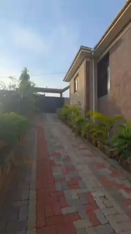6-bedroom house with swimming pool on 16 decimals in Nabusugwe