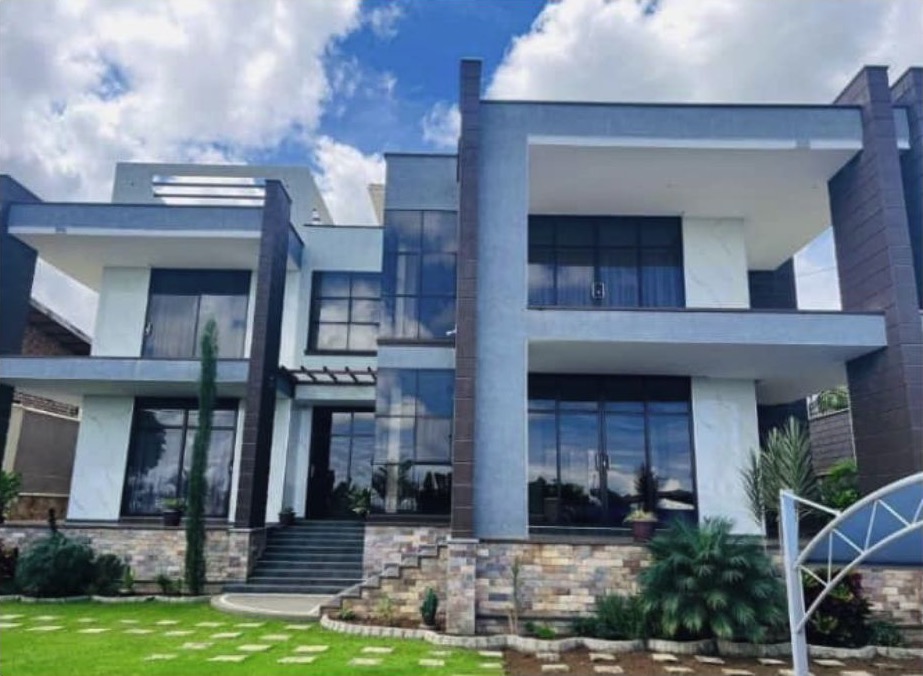 5-bedroom lake-view house on Lutembe Hill, Namulanda