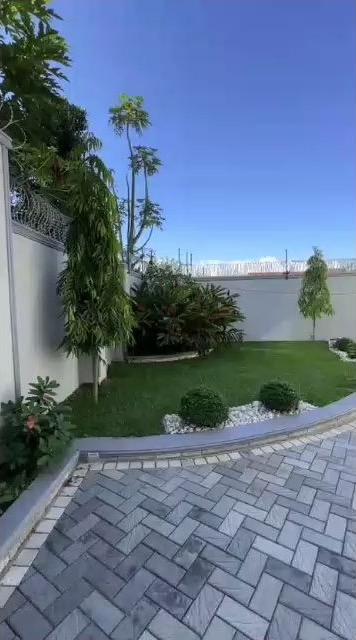 4-bedroom house with guest wing near Entebbe UN Base