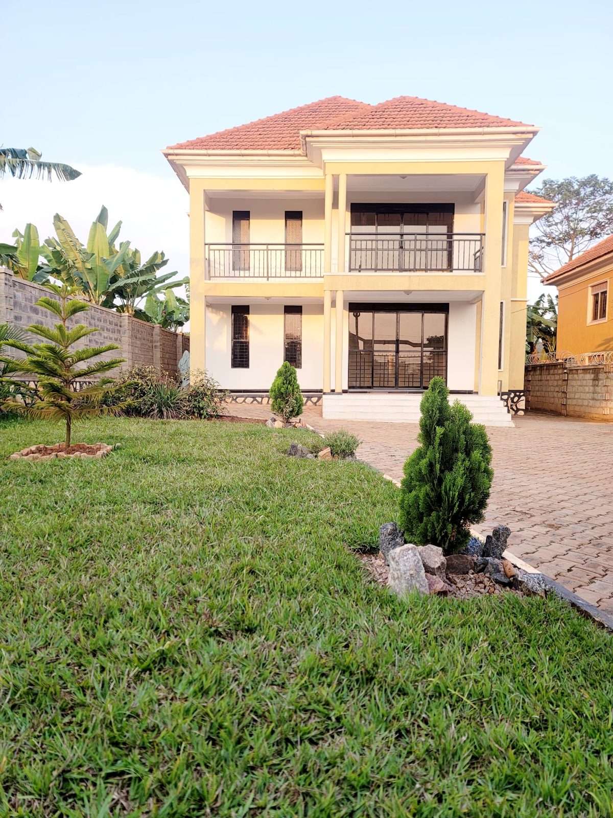 4-bed house for sale in Kitende