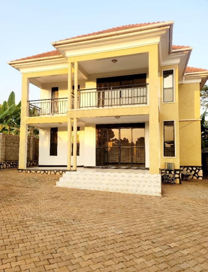 4-bedroom house on 13 decimals in Kitende Kitovu