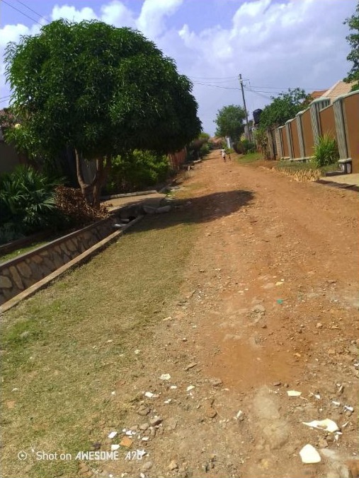 4-bedroom house with staff quarters on 13 decimals in Gayaza Manyangwa