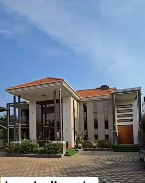 5-bedroom ensuite house on 30 decimals in Bwebajja Akright