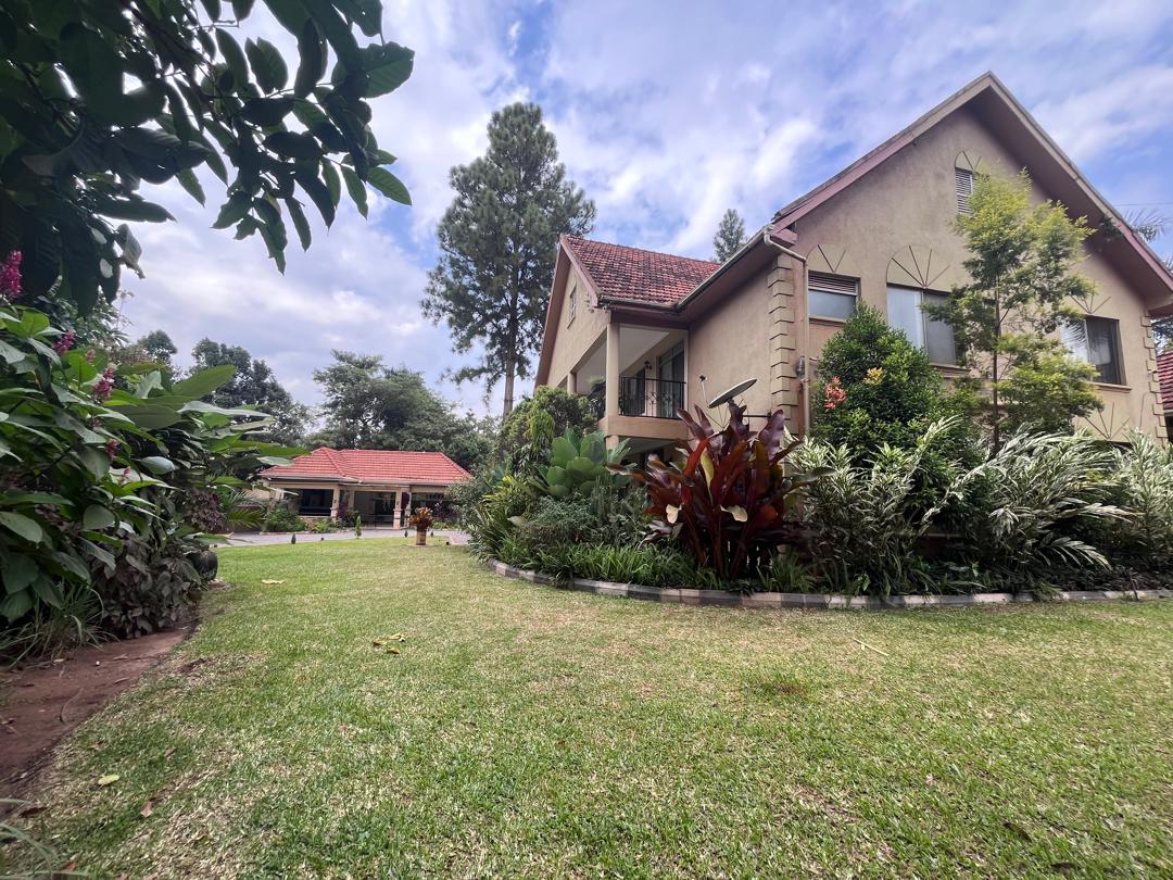 7-bed property for sale in Naguru