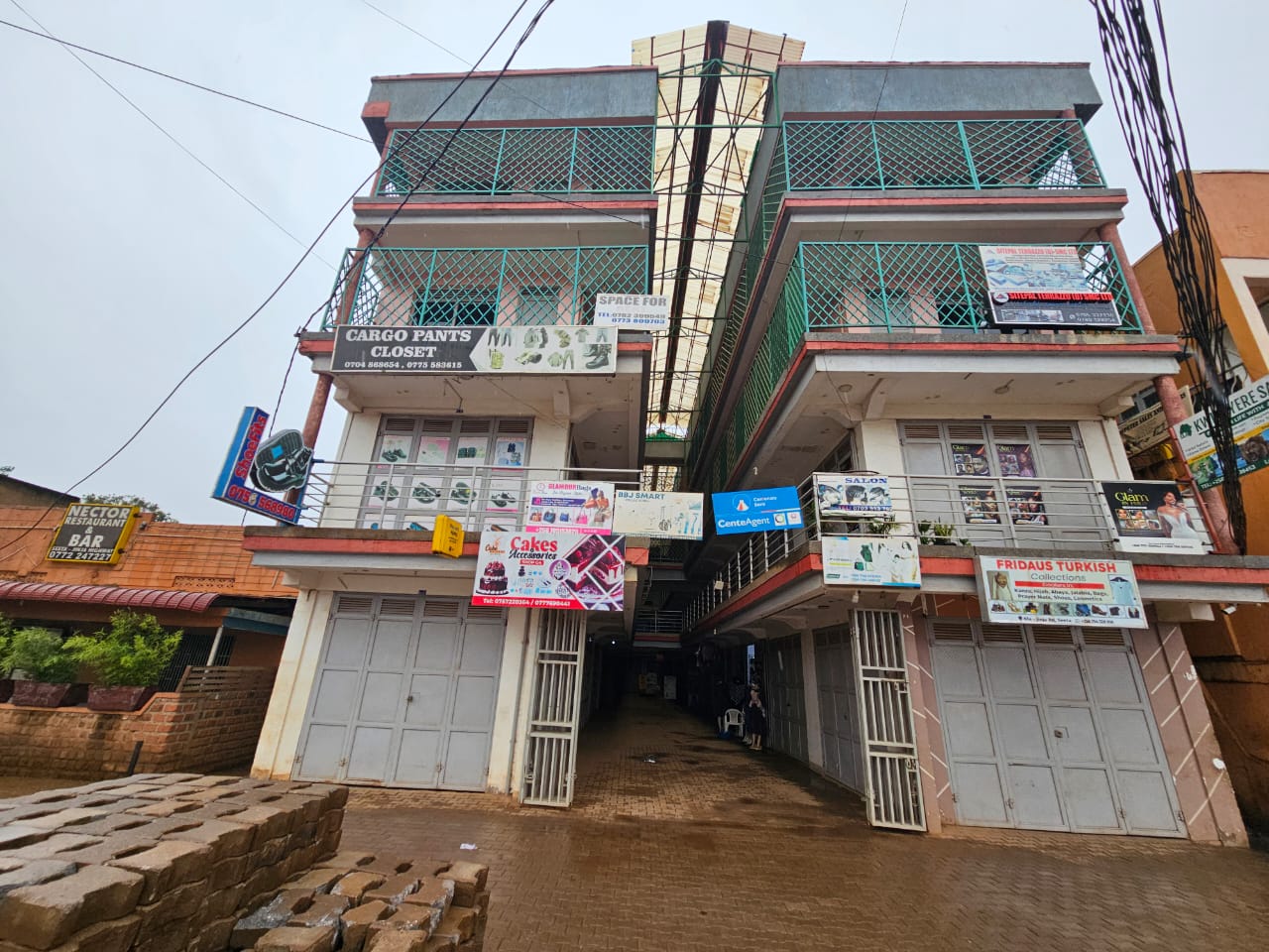 Commercial property in Seeta