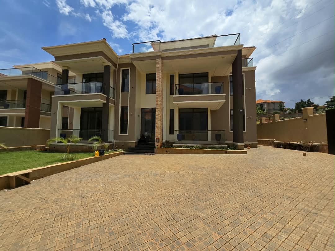 23-bed property for sale in Luxurious