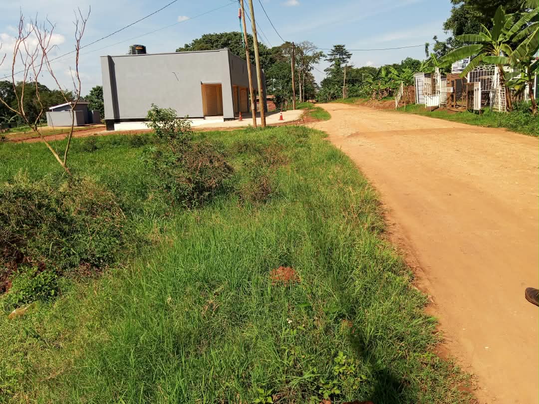 Commercial property in Kira