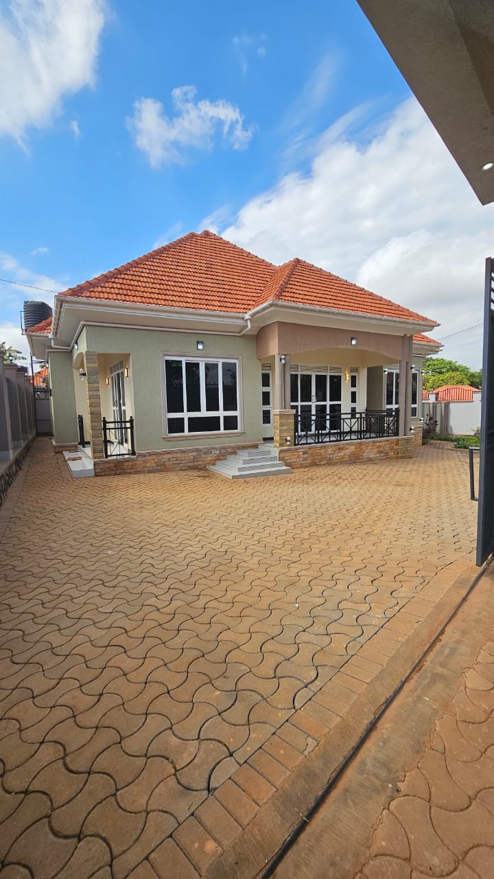 4-bed property for sale in Kitende
