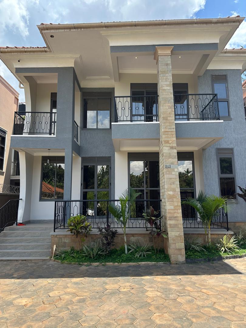 5-bed property for sale in Kira