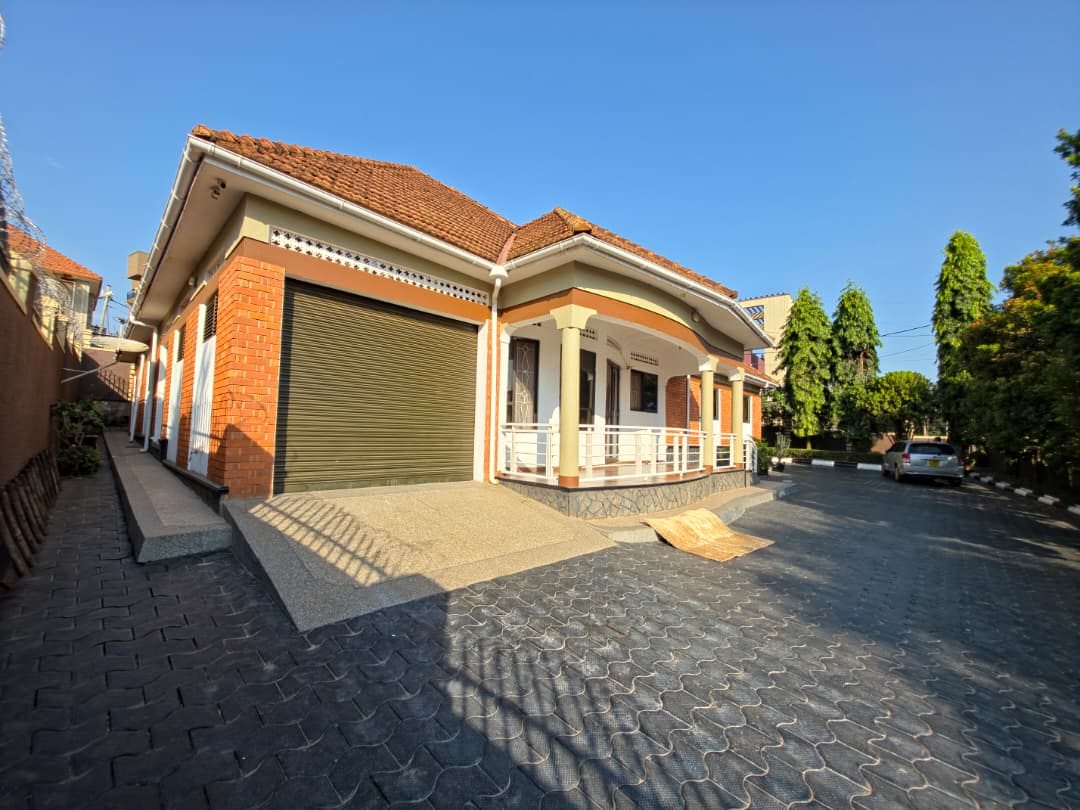 5-Bed property for sale in Naalya