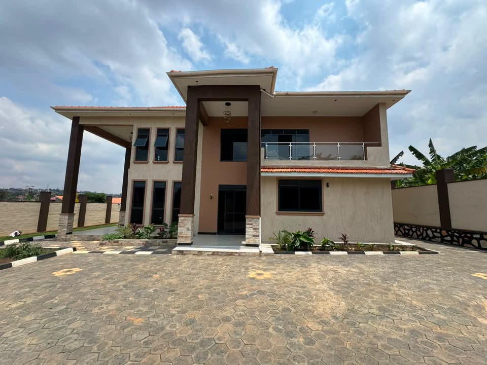 5-Bed property for sale in Kulambiro