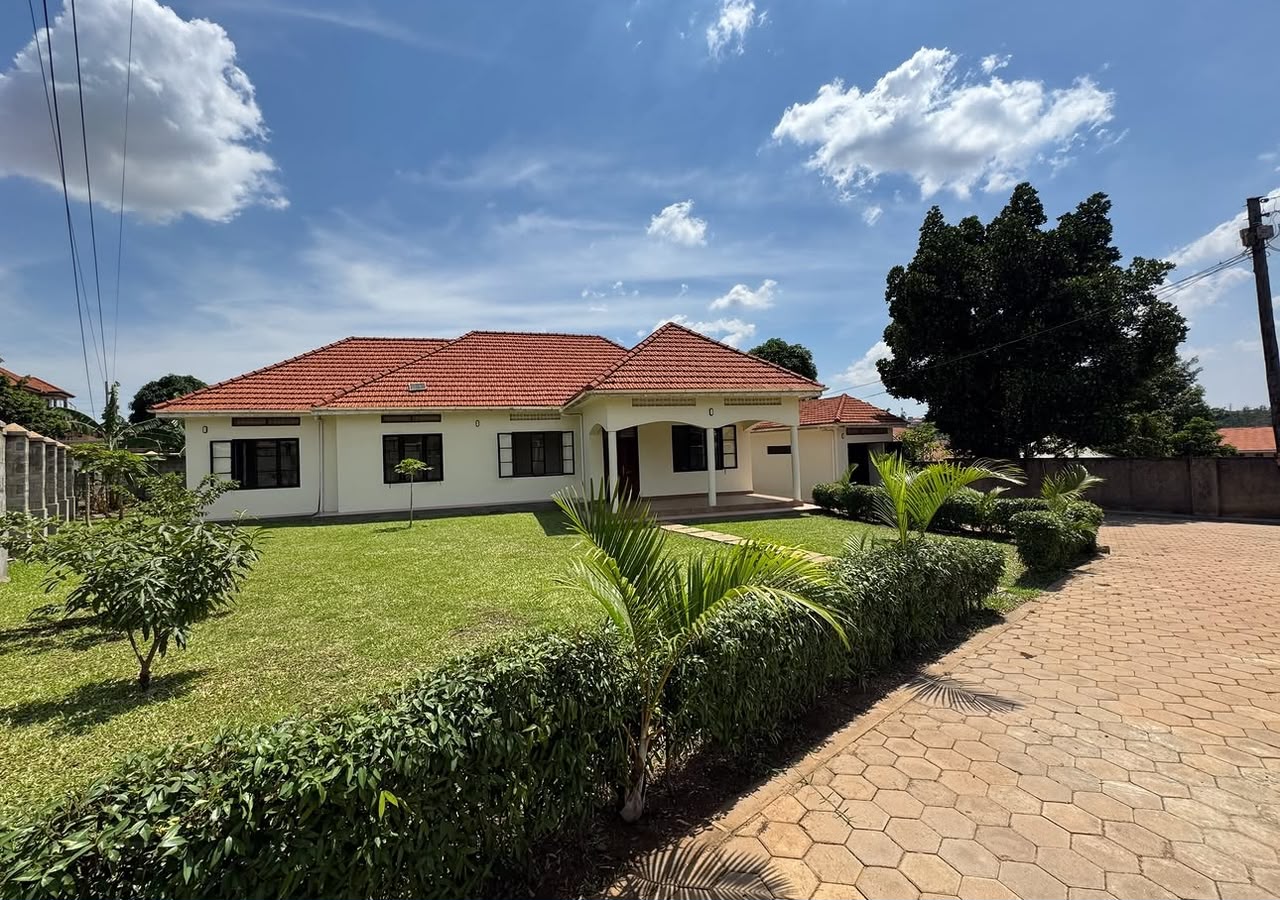 4-Bed property for sale in Kyanja