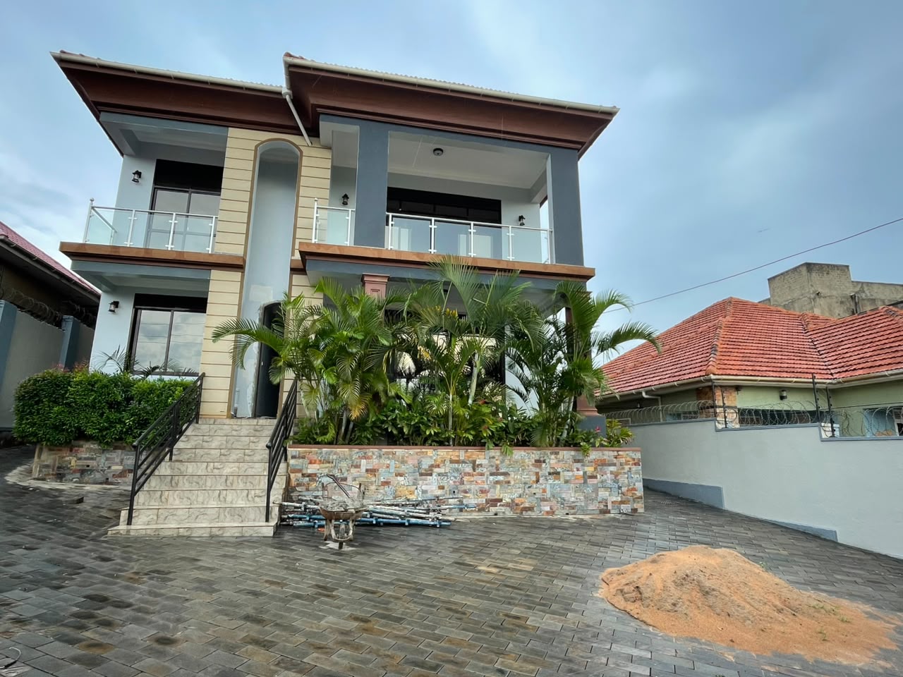 House for sale in Kira