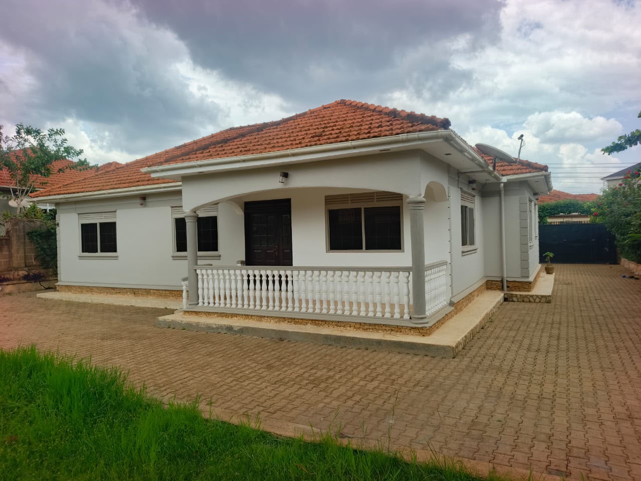 3-bed house for sale in Kulambiro