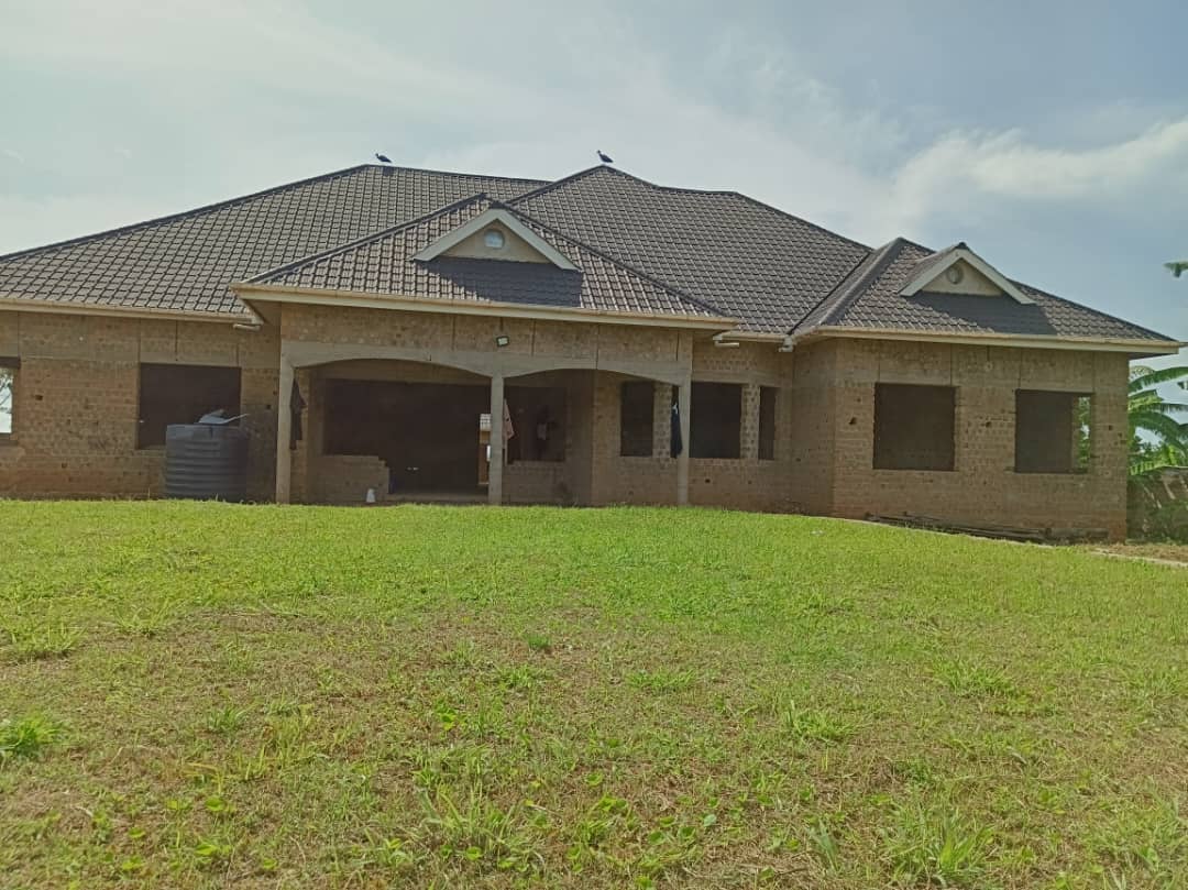 5-bed house for sale in Kisowera