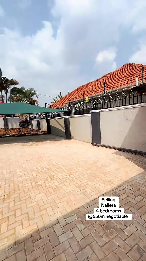4-Bed property for sale in Najjera