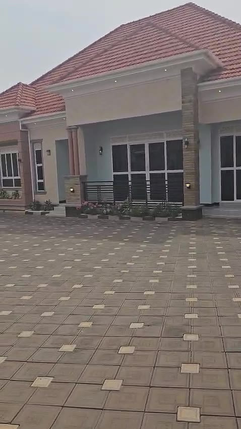 13-bed property for sale in Kajjansi